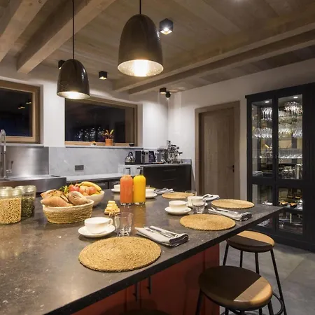 Apartment Chalet In The Heart Of The Swiss Mountains